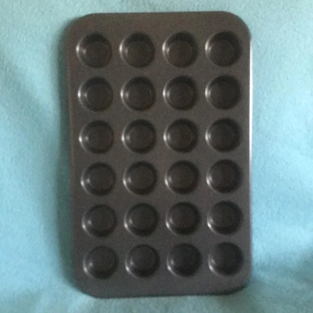 Mini muffins or cupcake bakeware teflon coated thick rolled edges makes 24